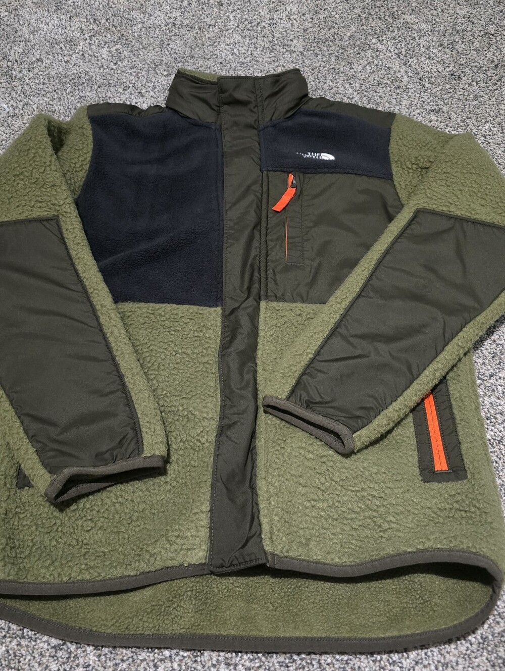 The North Face Boys Fleece  Full-Zip Jacket Burnt Olive Green Size 14/16